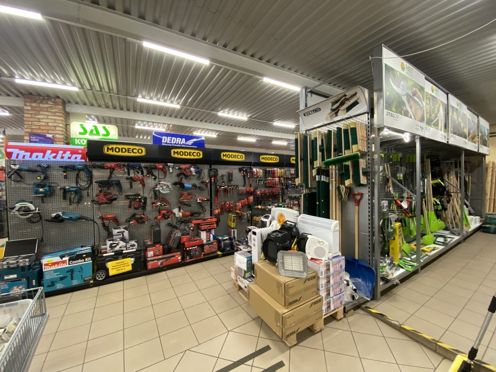 Elektronarzędzia i narzędzia ogrodowe w składzie HBT Market